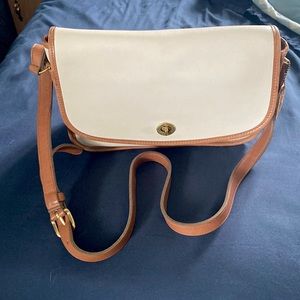 Vintage COACH White Tan Brown 0039-010 City 9790 style Turn Lock Genuine leath